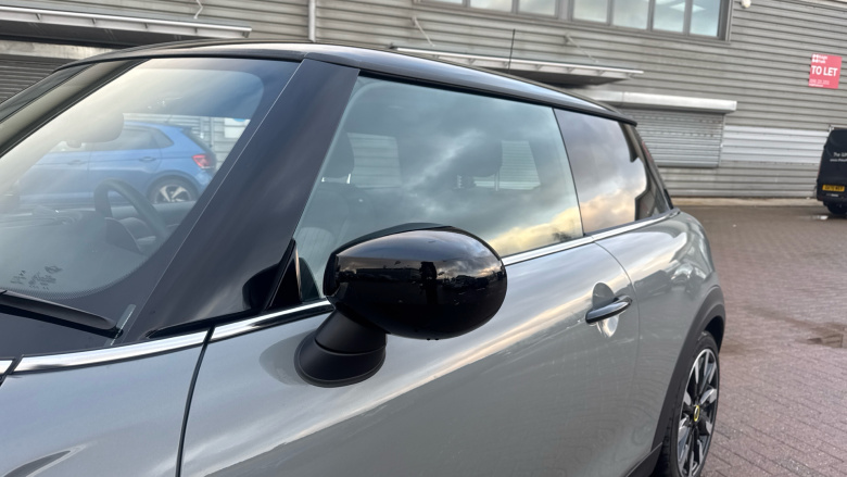 MINI Hatchback 135kW Cooper S Level 3 33kWh 3dr Auto Electric Hatchback